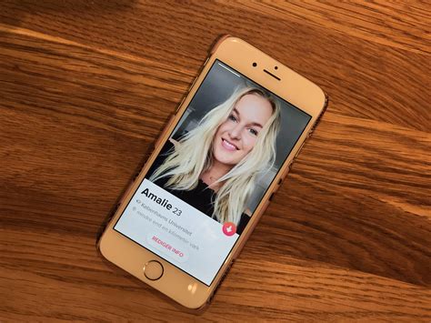 dating app hvor kvinder skriver frst|Find kærligheden på Tinder